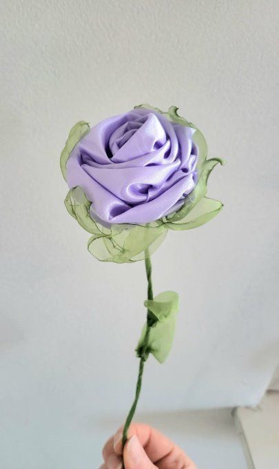 Rose Parme en Tissu sur Tige de 30 cm